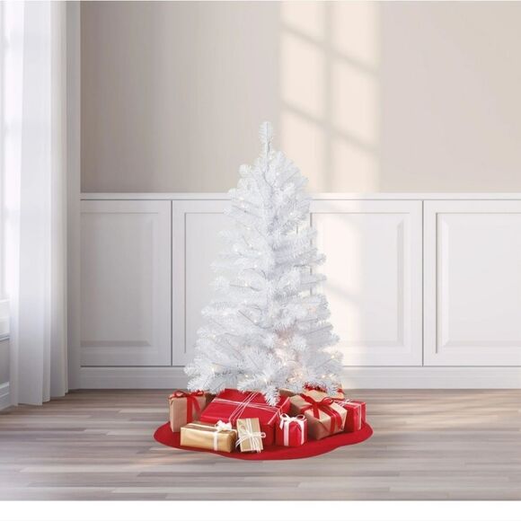 4 ft Pre-Lit Indiana Spruce White Valentine's Christmas Tree, Clear LED Lights - Picture 6 of 7